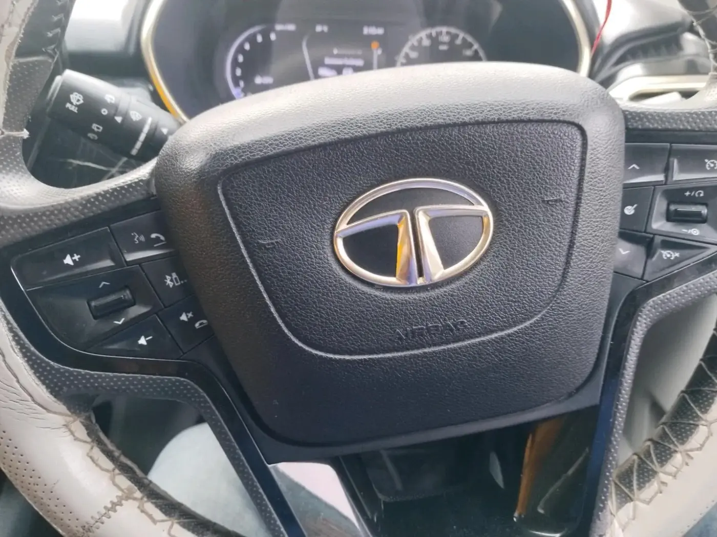 2021 Tata Safari XZ PLUS, Diesel, Manual, 82,277 km, interior