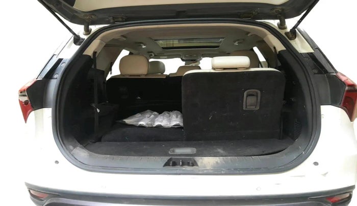 2021 Mahindra XUV700 AX 7 LUXURY P AT 7 STR, Petrol, Automatic, 79,089 km, exterior
