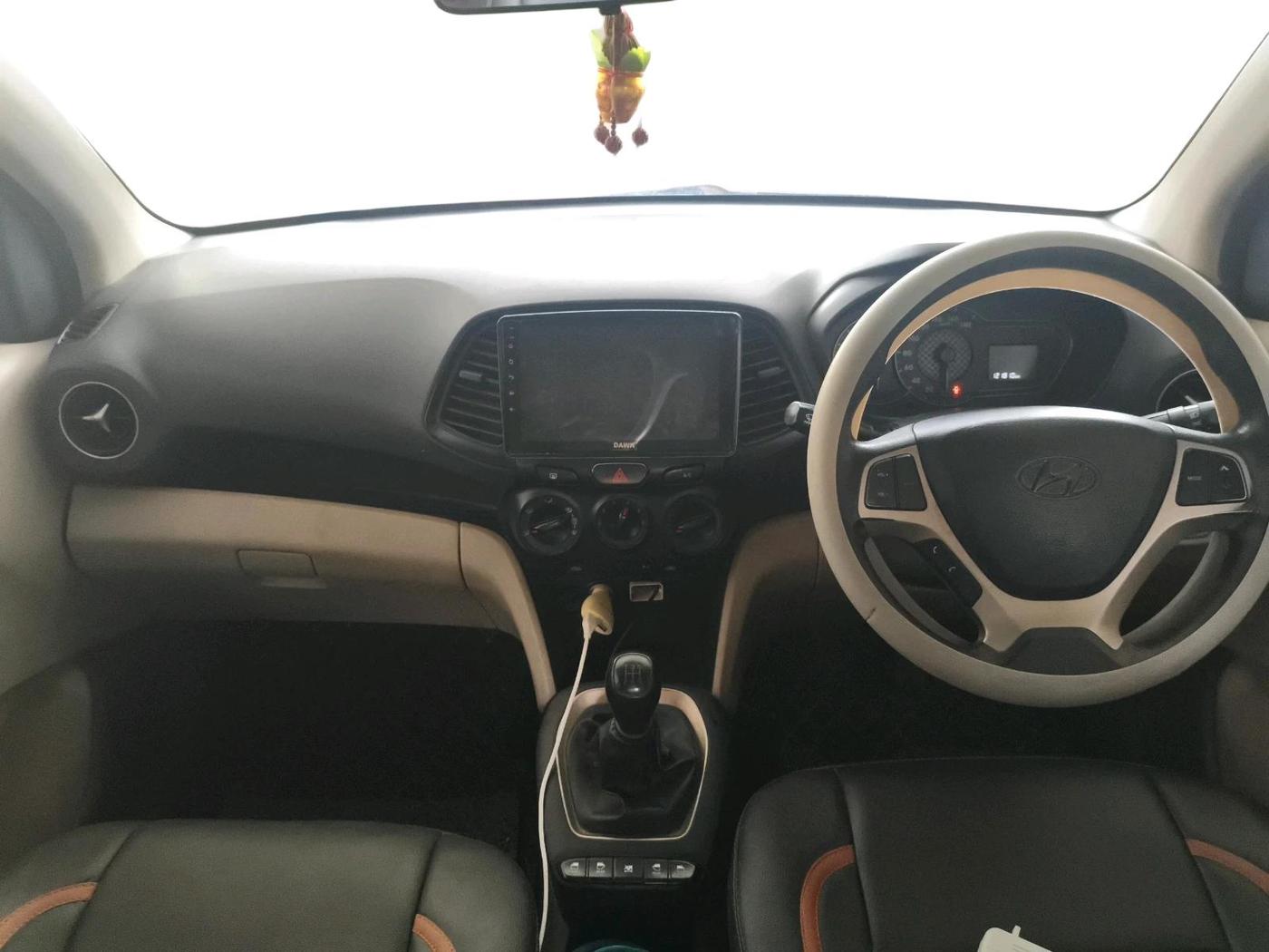 2019 Hyundai NEW SANTRO SPORTZ CNG, CNG, Manual, 1,21,810 km, interior