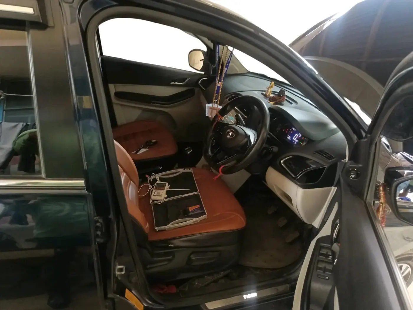 2023 Tata TIGOR XZ PLUS CNG, CNG, Manual, 42,526 km, interior