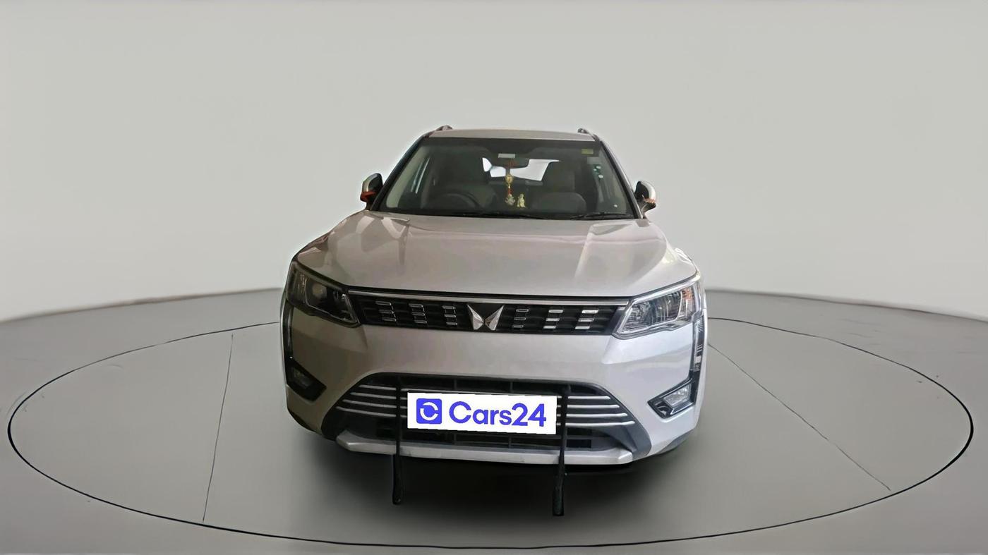 2022 Mahindra XUV300 W8 1.2 PETROL, Petrol, Manual, 15,539 km, exterior