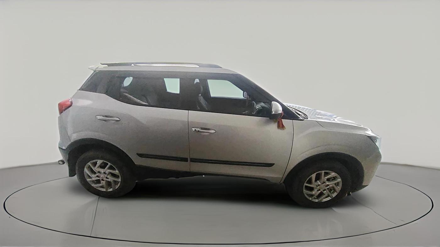 2022 Mahindra XUV300 W8 1.2 PETROL, Petrol, Manual, 15,539 km, exterior