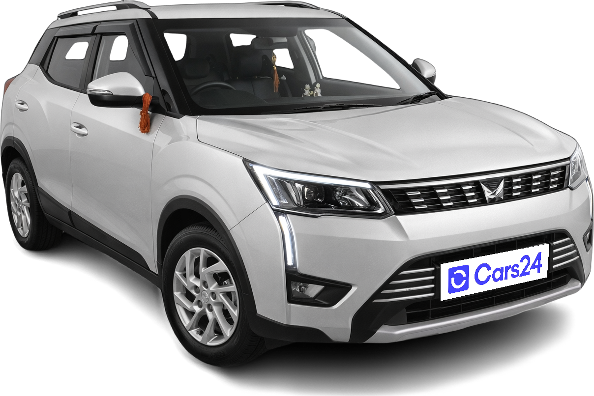 2022 Mahindra XUV300 - SUV - Petrol - Manual - ₹8.90 lakh