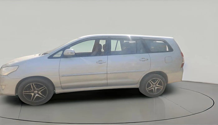 2013 Toyota Innova 2.5 VX 7 STR, Diesel, Manual, 1,56,807 km, exterior