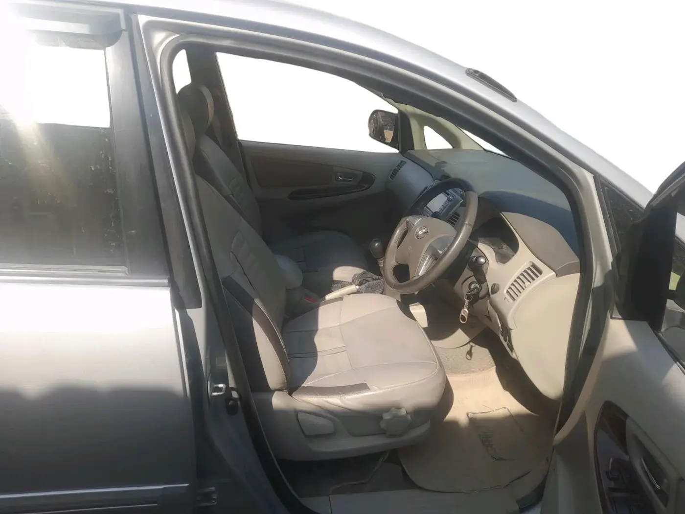 2013 Toyota Innova 2.5 VX 7 STR, Diesel, Manual, 1,58,211 km, interior