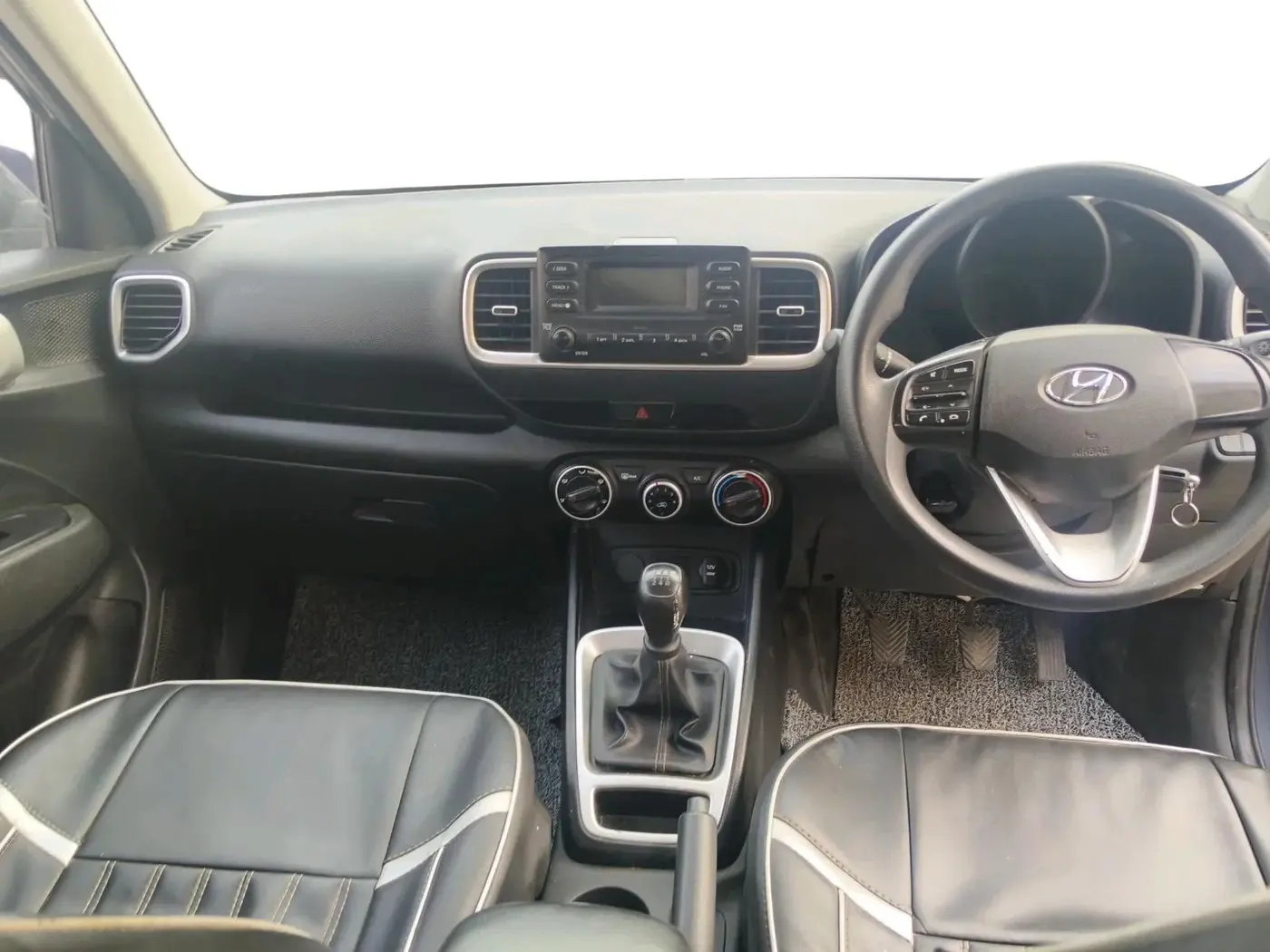 2019 Hyundai VENUE S 1.2, Petrol, Manual, 2 km, interior