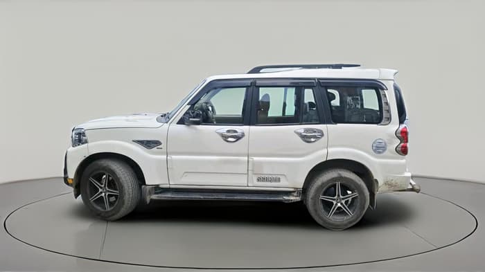 2018 Mahindra Scorpio S9, Diesel, Manual, 1,65,711 km, exterior