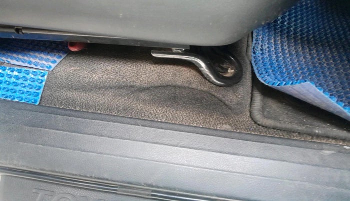 2017 Toyota Innova Crysta 2.4 GX 8 STR, Diesel, Manual, 1,00,607 km, interior