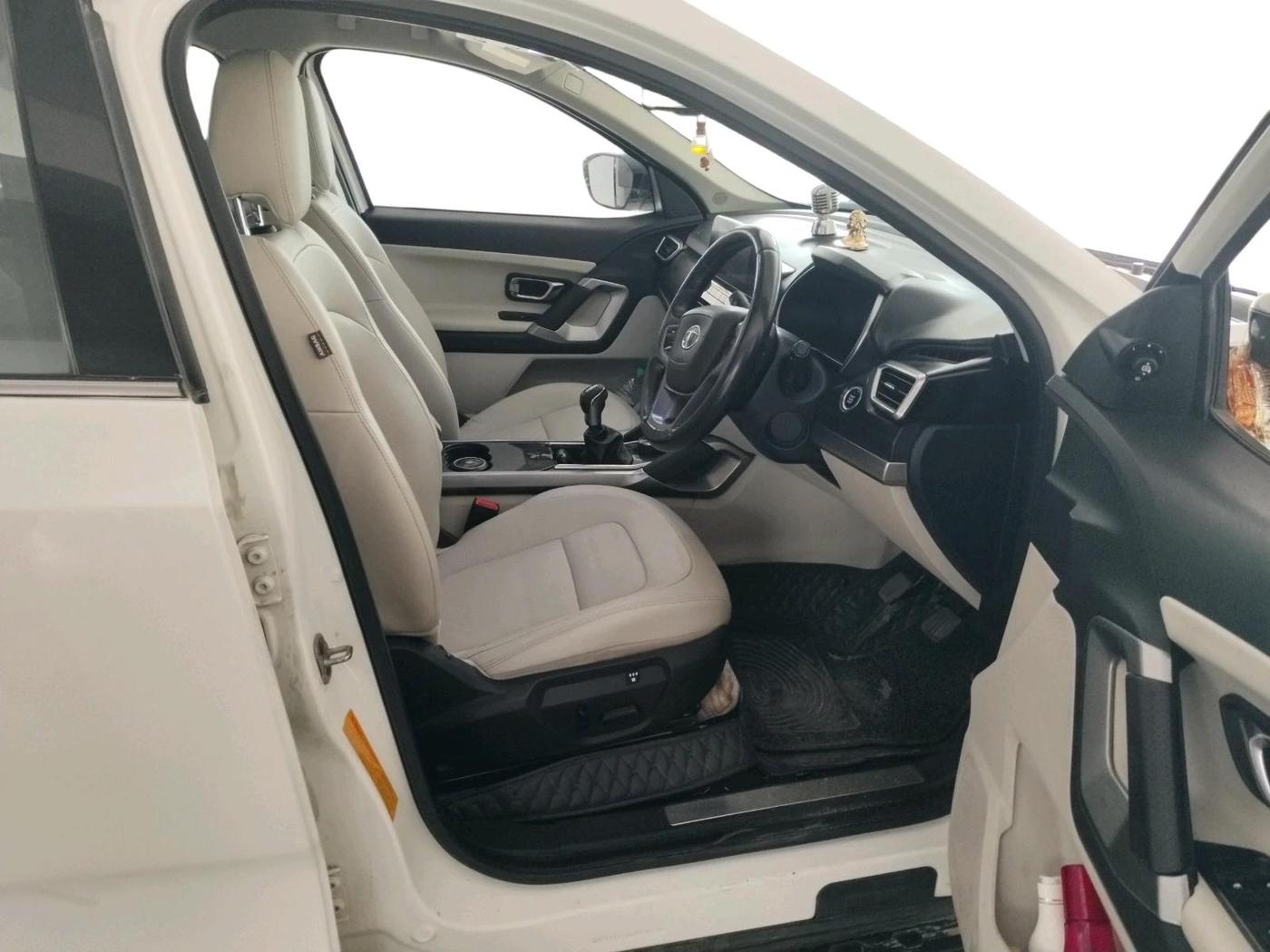 2022 Tata Safari XZ PLUS 6 S, Diesel, Manual, 82,265 km, interior