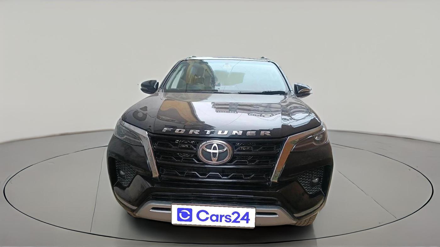 2021 Toyota Fortuner 4X4 MT 2.8 DIESEL, Diesel, Manual, 1,02,447 km, exterior