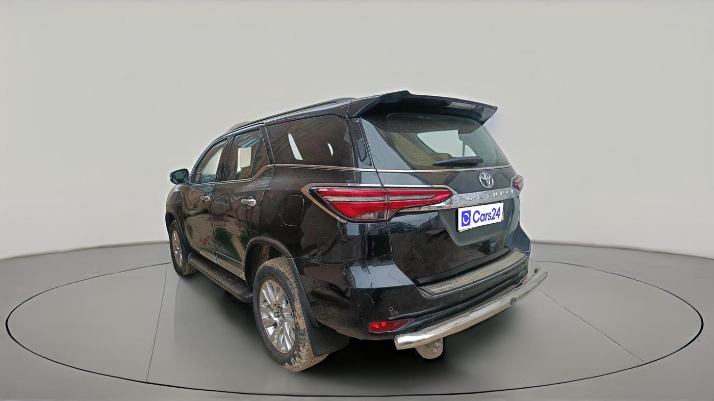 2021 Toyota Fortuner 4X4 MT 2.8 DIESEL, Diesel, Manual, 1,02,447 km, exterior