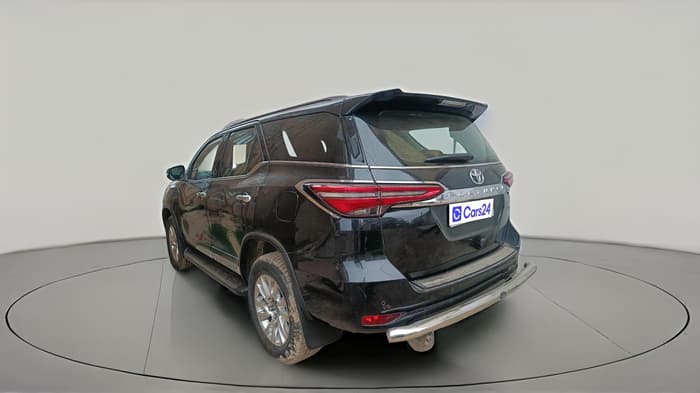 2021 Toyota Fortuner 4X4 MT 2.8 DIESEL, Diesel, Manual, 1,02,447 km, exterior