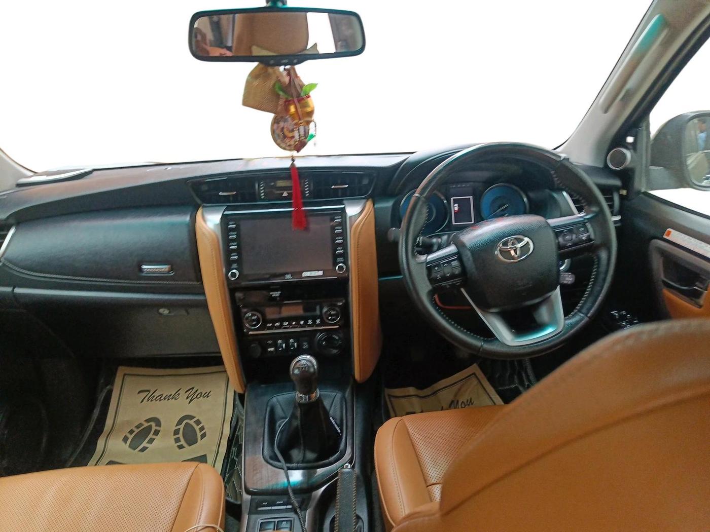 2021 Toyota Fortuner 4X4 MT 2.8 DIESEL, Diesel, Manual, 1,02,447 km, interior