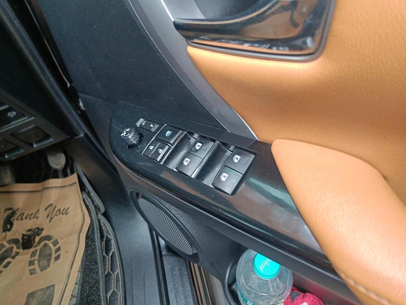 2021 Toyota Fortuner 4X4 MT 2.8 DIESEL, Diesel, Manual, 1,02,447 km, interior