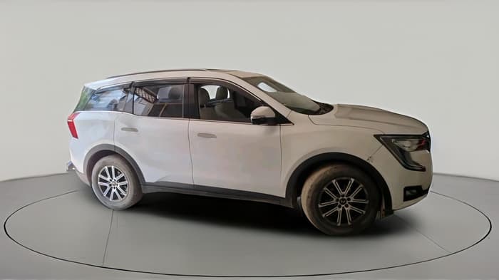 2022 Mahindra XUV700 AX 7 LUXURY P AT 7 STR, Petrol, Automatic, 59,852 km, exterior