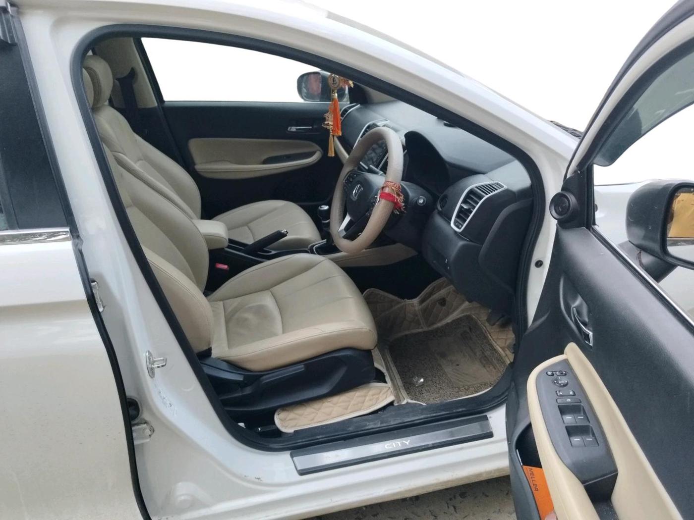 2024 Honda City 1.5L I-VTEC ZX, Petrol, Manual, 34,332 km, interior