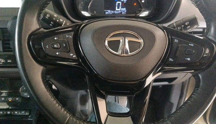 2022 Tata NEXON XZ PLUS (PREMIUM) KAZIRANGA DIESEL, Diesel, Manual, 33,474 km, interior