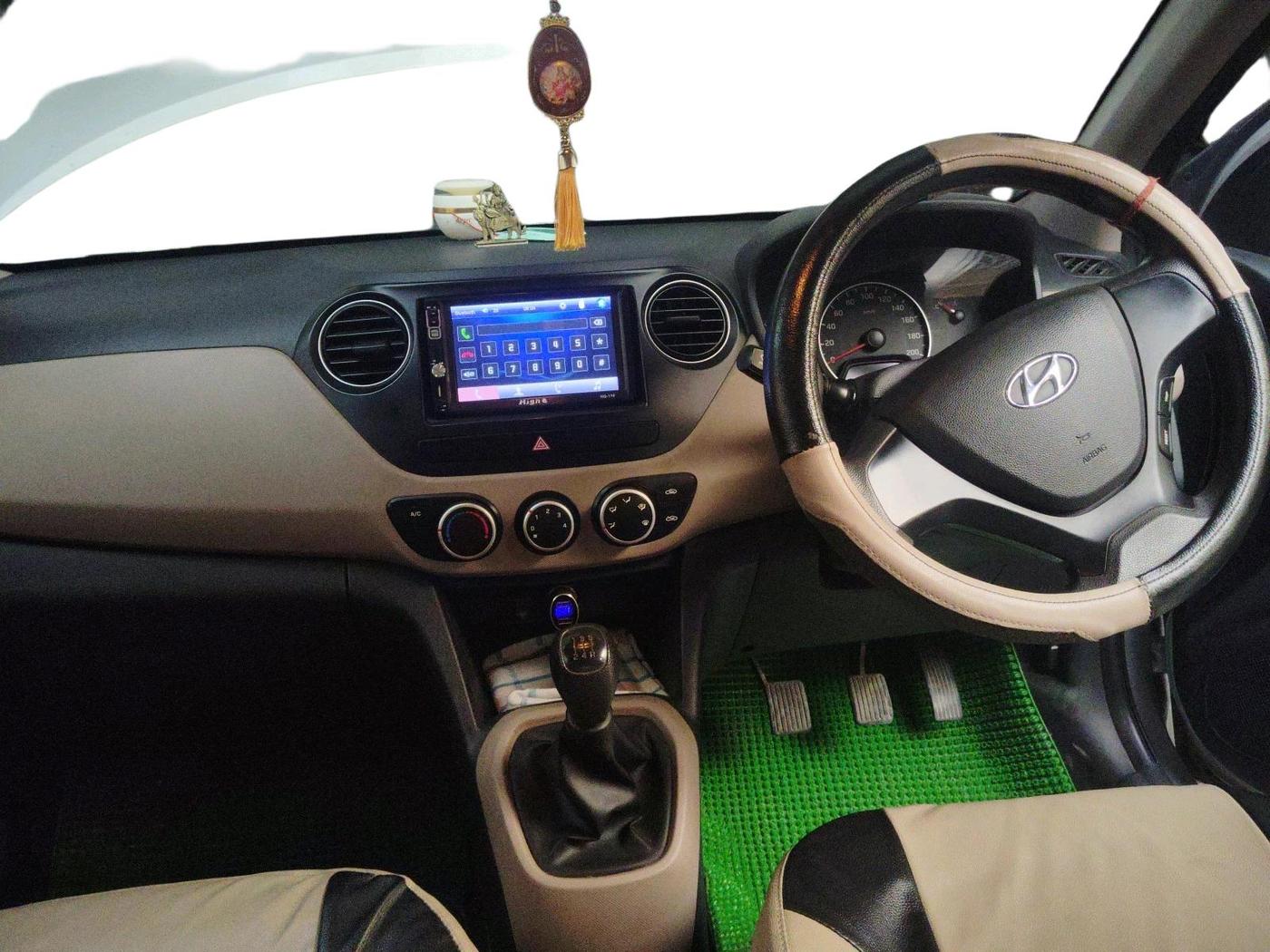 2017 Hyundai Grand i10 MAGNA 1.2 KAPPA VTVT, Petrol, Manual, 28,552 km, interior