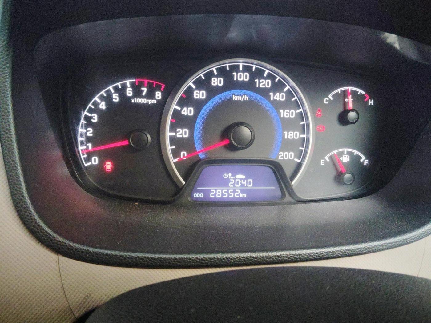 2017 Hyundai Grand i10 MAGNA 1.2 KAPPA VTVT, Petrol, Manual, 28,552 km, interior