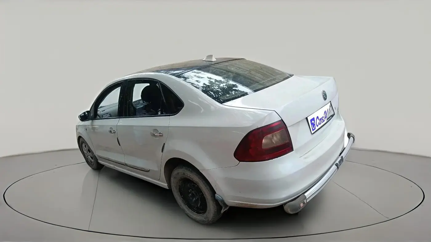 2012 Skoda Rapid AMBITION 1.6 TDI CR MT, Diesel, Manual, 67,421 km, exterior