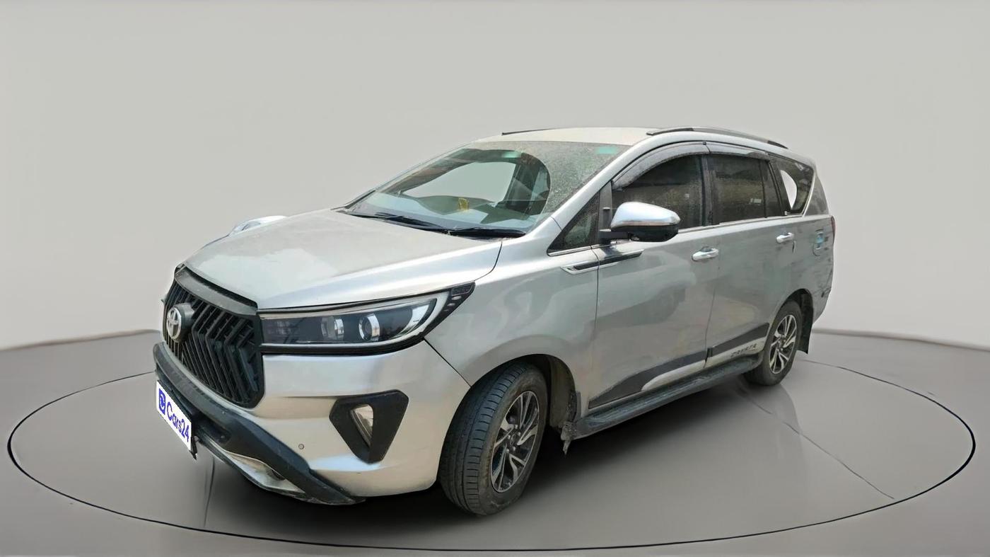 2022 Toyota Innova Crysta 2.7 VX 7 STR, Petrol, Manual, 1,17,000 km, exterior