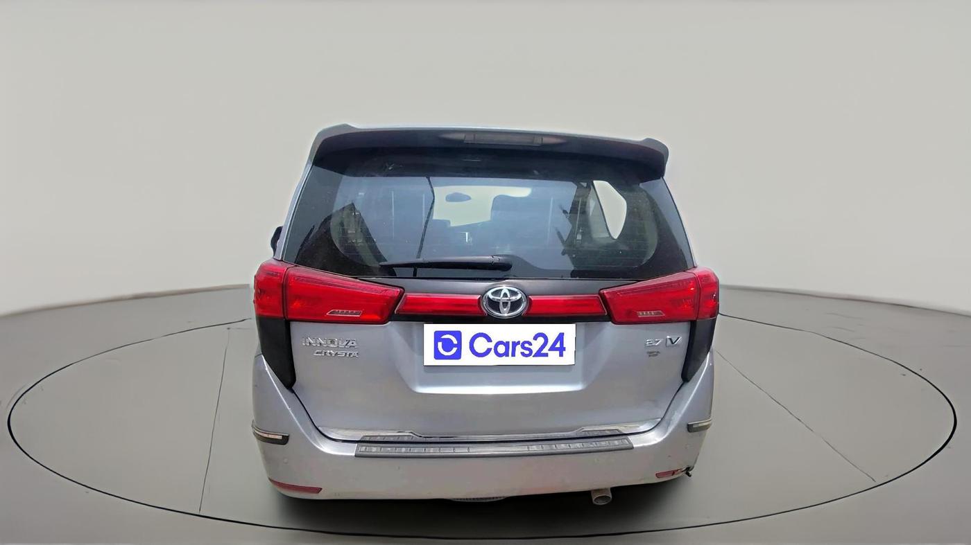 2022 Toyota Innova Crysta 2.7 VX 7 STR, Petrol, Manual, 1,17,000 km, exterior