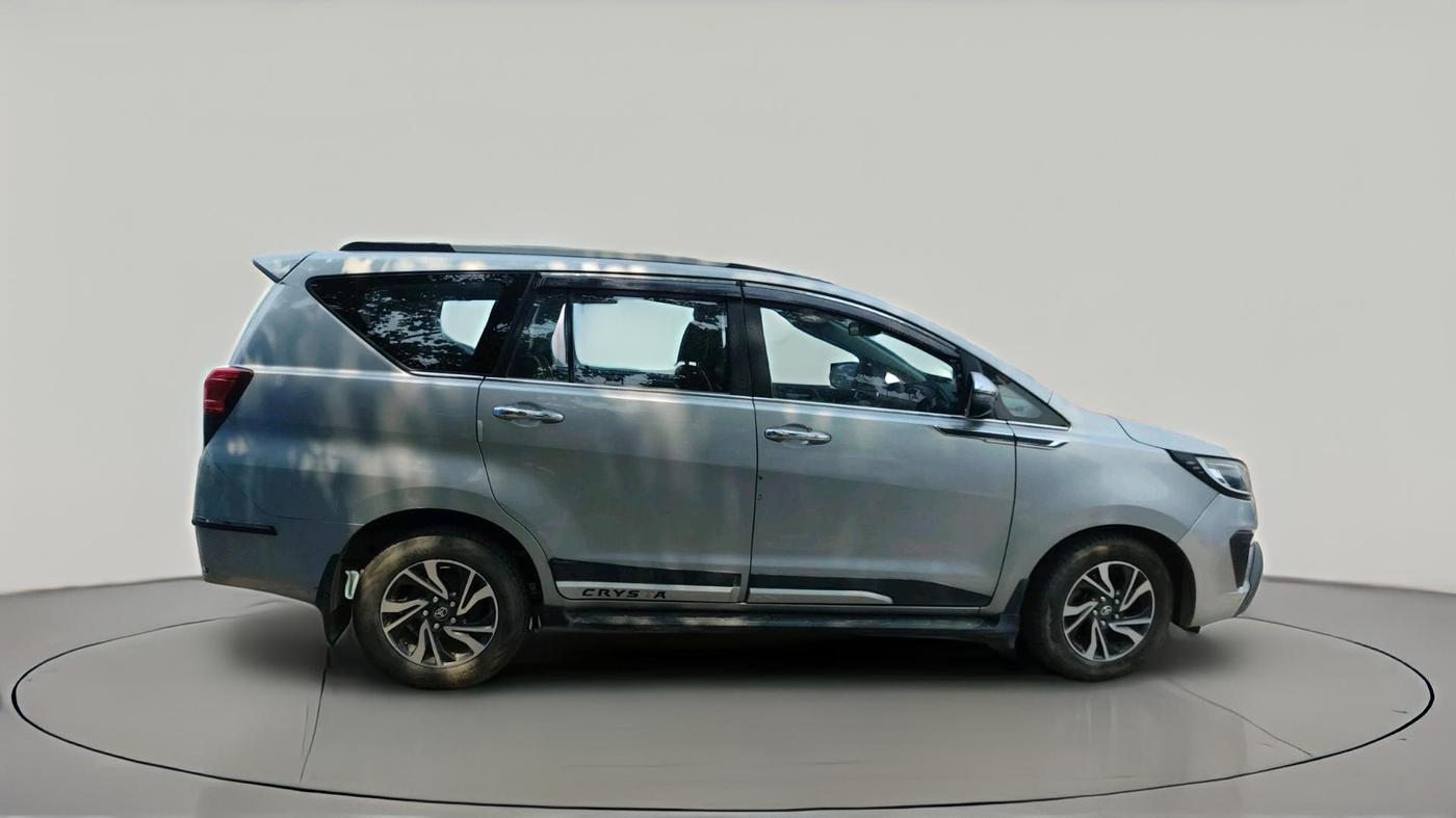 2022 Toyota Innova Crysta 2.7 VX 7 STR, Petrol, Manual, 1,17,000 km, exterior
