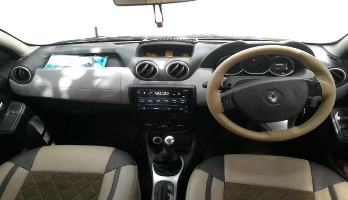 2015 Renault Duster 110 PS RXZ 4X4 MT DIESEL, Diesel, Manual, 45,479 km, interior