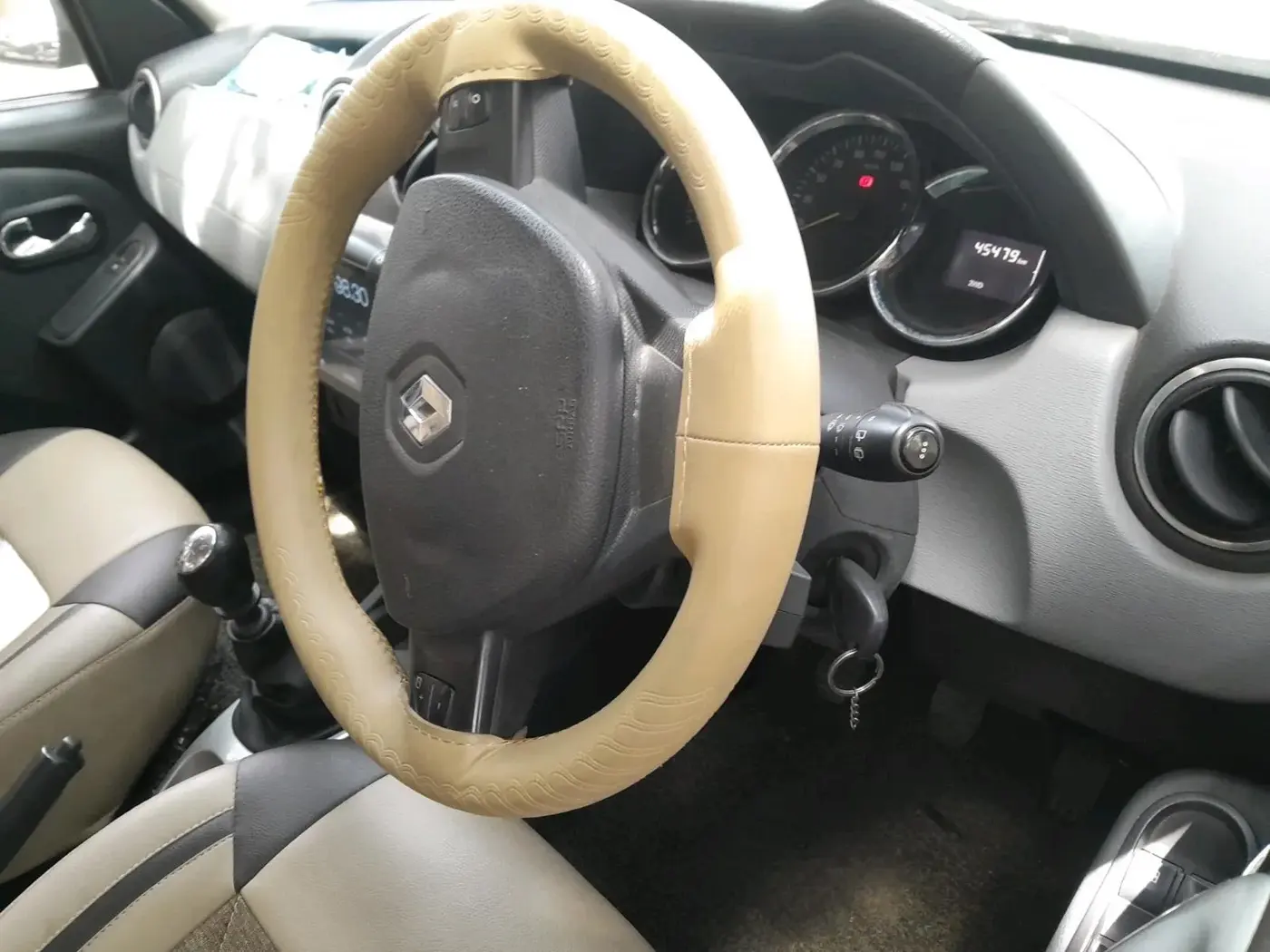 2015 Renault Duster 110 PS RXZ 4X4 MT DIESEL, Diesel, Manual, 45,479 km, interior