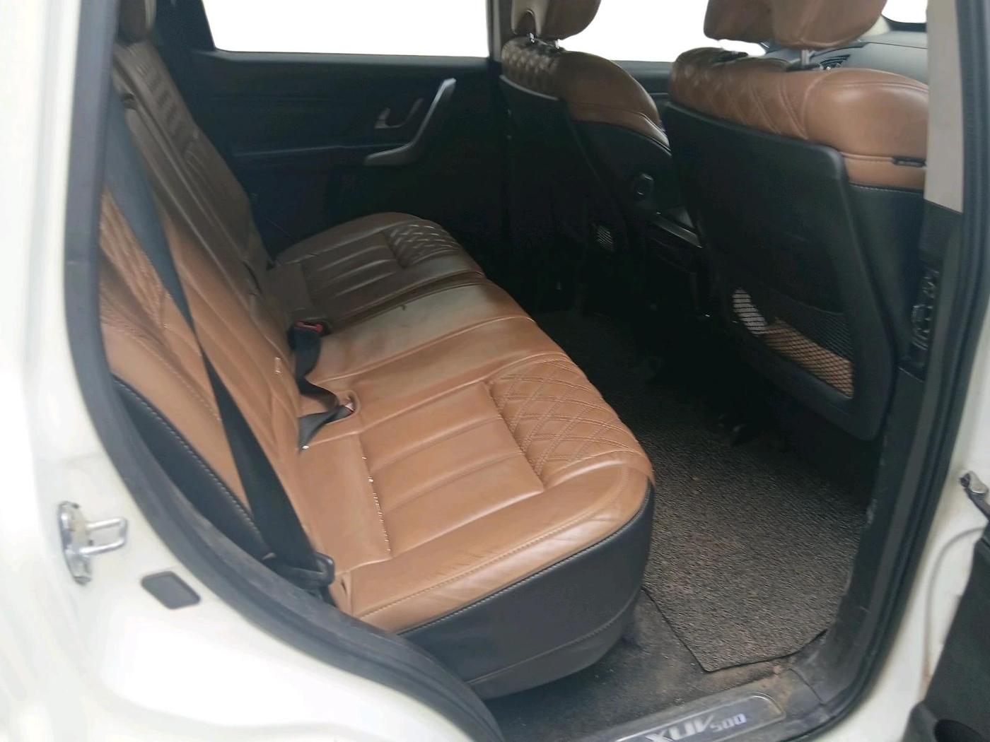 2019 Mahindra XUV500 W11, Diesel, Manual, 1,39,346 km, interior