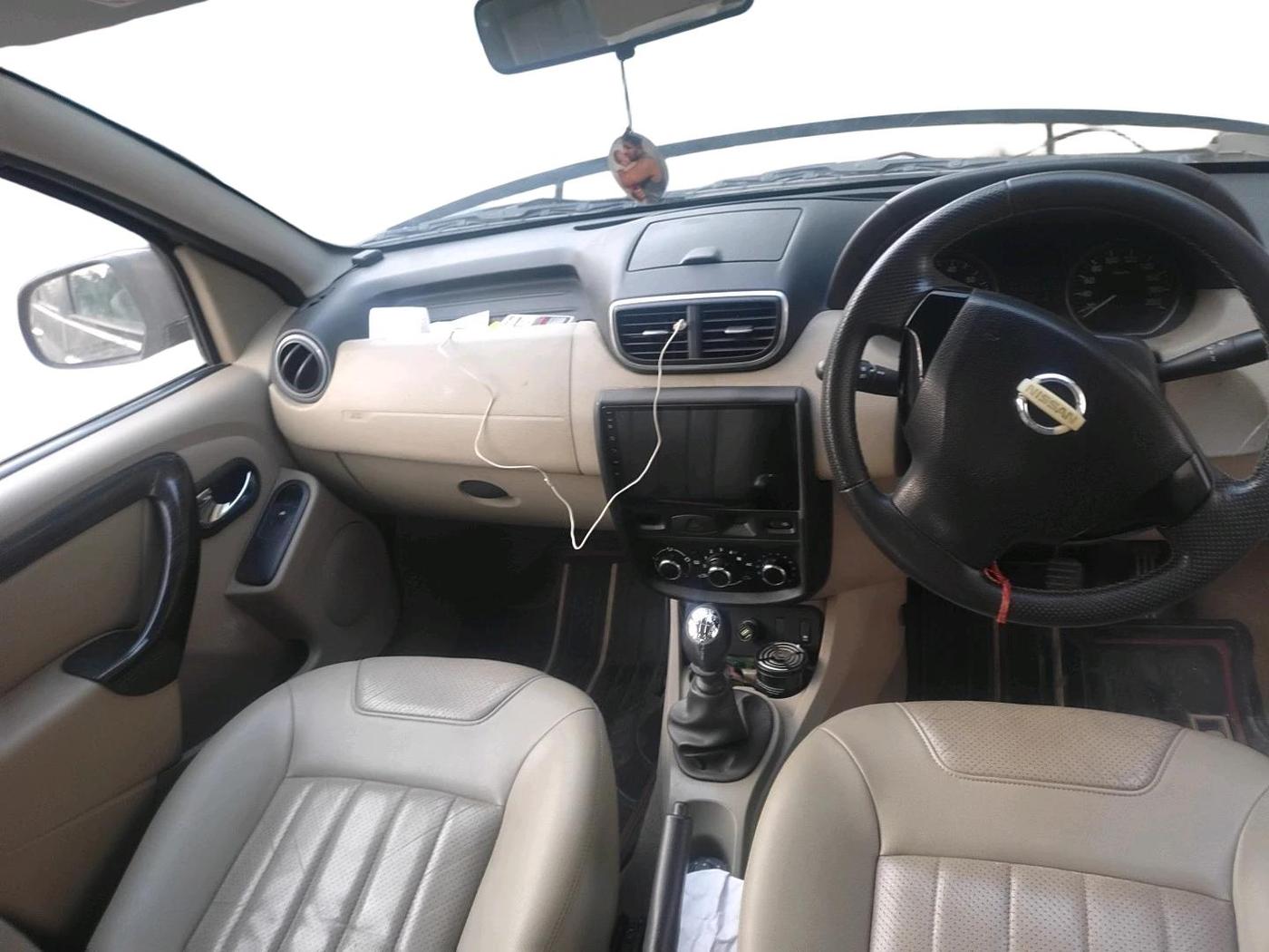 2015 Nissan Terrano XV D THP 110 PS, Diesel, Manual, 5,500 km, interior