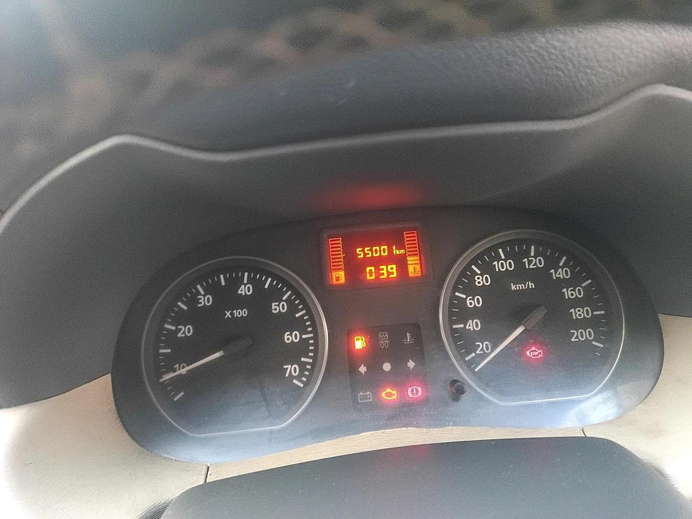 2015 Nissan Terrano XV D THP 110 PS, Diesel, Manual, 5,500 km, interior