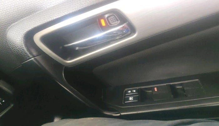 2018 Maruti Vitara Brezza ZDI PLUS AT DUAL TONE, Diesel, Automatic, 77,438 km, interior