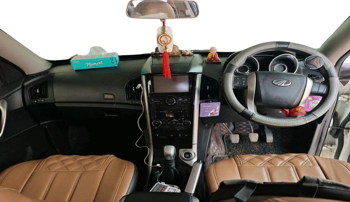 2018 Mahindra XUV500 W7, Diesel, Manual, 75,621 km, interior