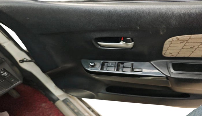 2017 Maruti Wagon R 1.0 VXI, Petrol, Manual, 67,272 km, interior