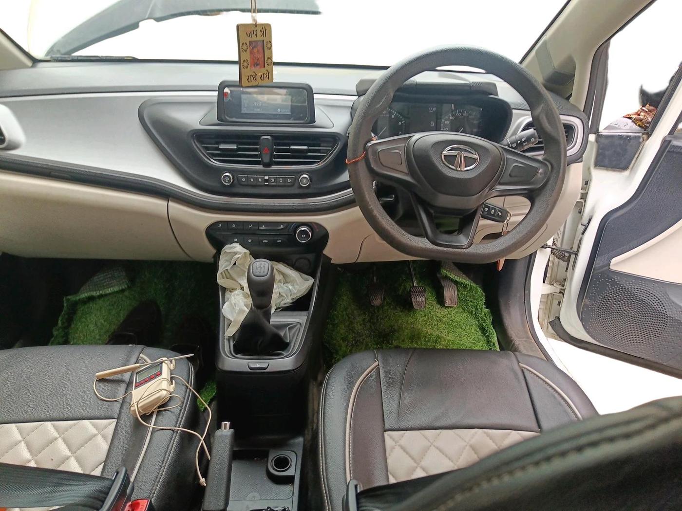 2022 Tata ALTROZ XE PLUS PETROL, Petrol, Manual, 38,433 km, interior