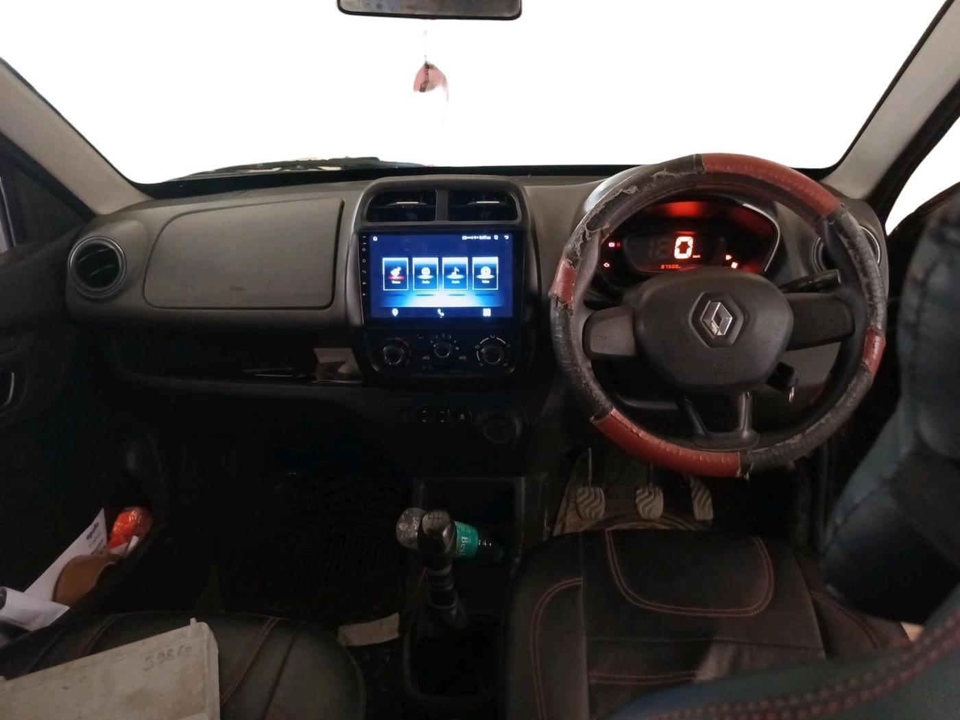 2017 Renault Kwid RXT 1.0, Petrol, Manual, 87,500 km, interior