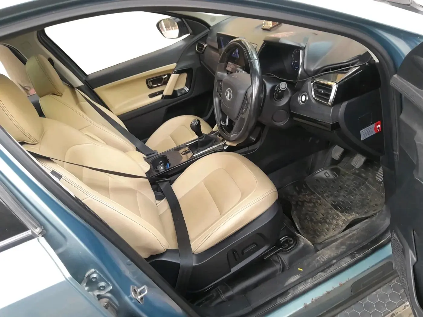 2021 Tata Safari XZ PLUS, Diesel, Manual, 49,302 km, interior