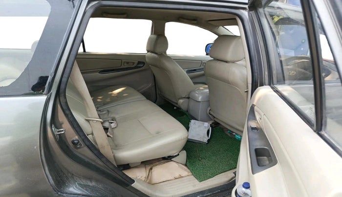 2014 Toyota Innova 2.5 G2 8STR, Diesel, Manual, 96,997 km, interior