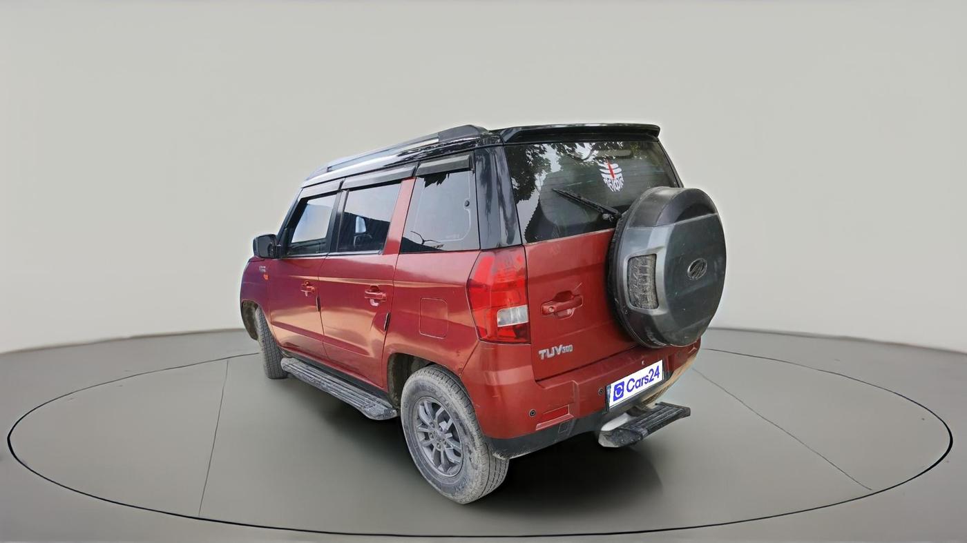 2018 Mahindra TUV300 T10 DUAL TONE, Diesel, Manual, 80,454 km, exterior