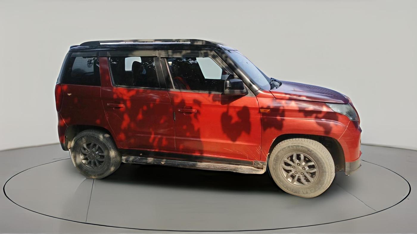 2018 Mahindra TUV300 T10 DUAL TONE, Diesel, Manual, 80,454 km, exterior