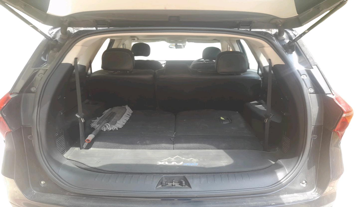2022 Mahindra XUV700 AX 5 D MT 7 STR, Diesel, Manual, 25,793 km, exterior