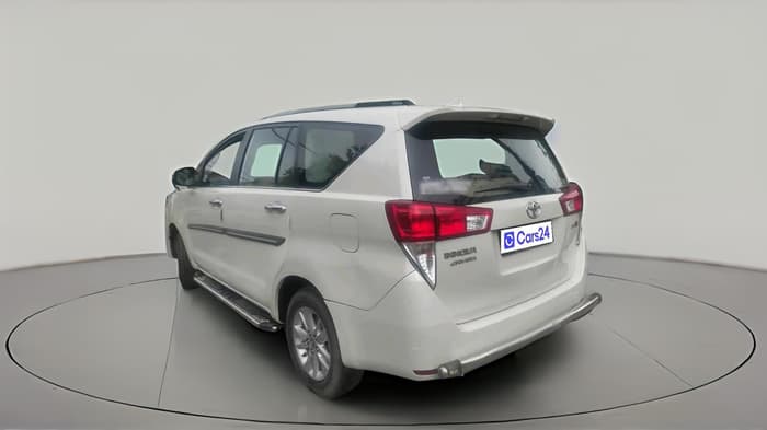 2017 Toyota Innova Crysta 2.4 VX 8 STR, Diesel, Manual, 1,75,391 km, exterior
