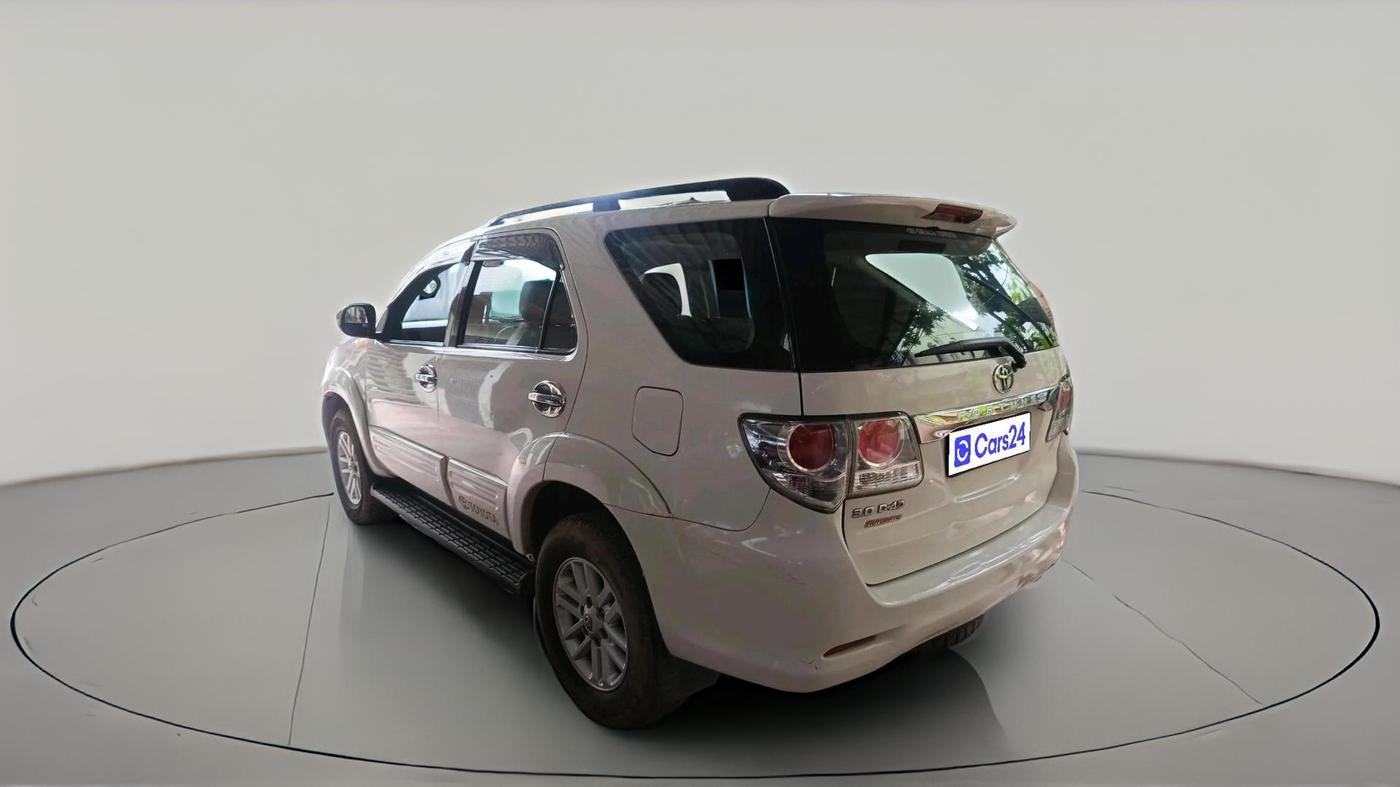 2013 Toyota Fortuner 3.0 4X2 AT, Diesel, Automatic, 2,70,197 km, exterior