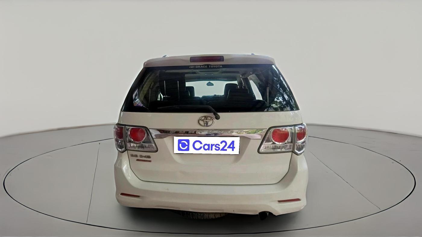 2013 Toyota Fortuner 3.0 4X2 AT, Diesel, Automatic, 2,70,197 km, exterior