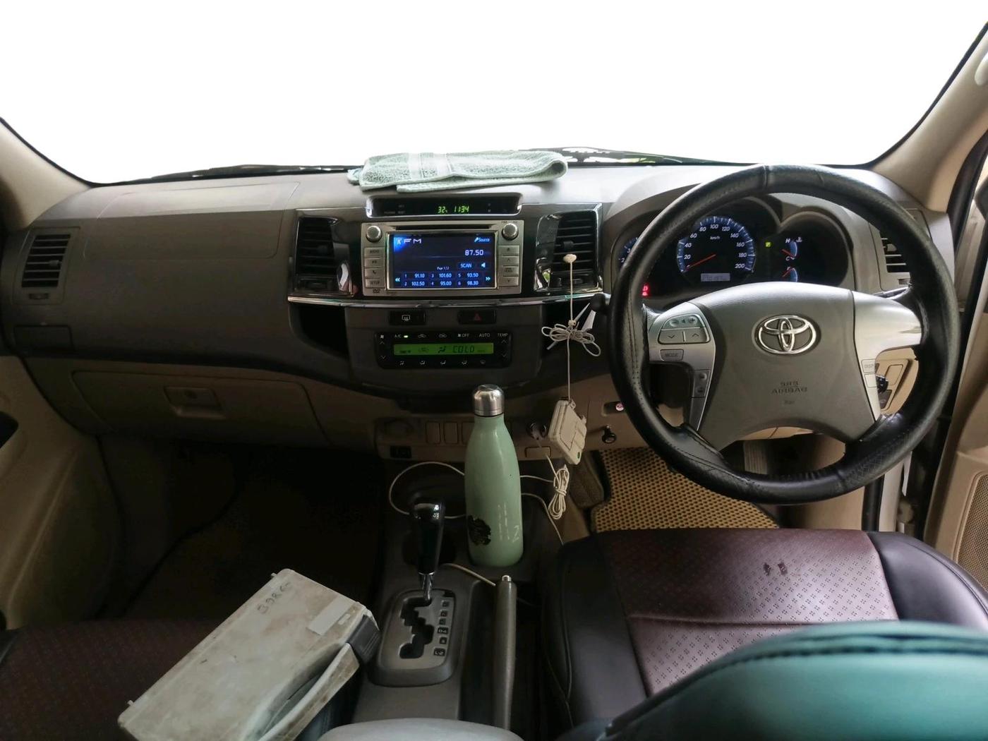 2013 Toyota Fortuner 3.0 4X2 AT, Diesel, Automatic, 2,70,197 km, interior