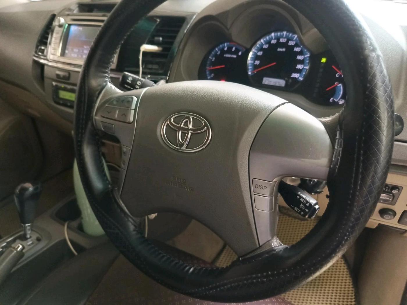 2013 Toyota Fortuner 3.0 4X2 AT, Diesel, Automatic, 2,70,197 km, interior