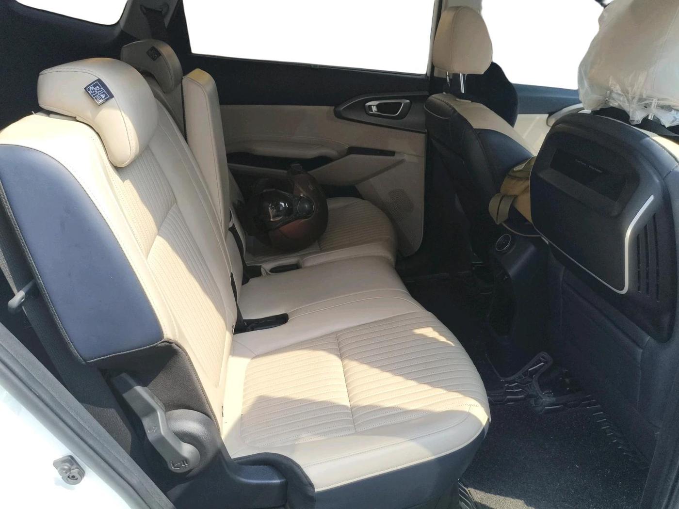 2025 KIA Carens Clavis HTX 1.5 Diesel MT, Diesel, Manual, 15,099 km, interior