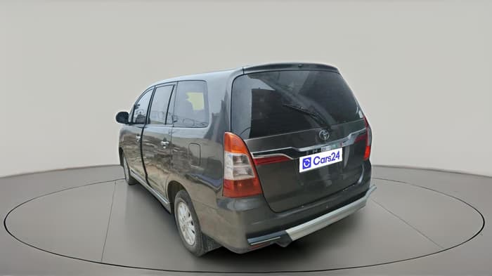 2013 Toyota Innova 2.5 VX 7 STR, Diesel, Manual, 1,54,407 km, exterior