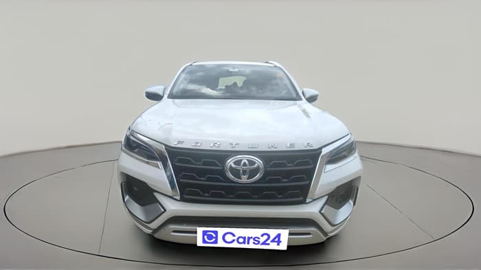 2024 Toyota Fortuner 4X2 AT 2.7 PETROL, Petrol, Automatic, 6,802 km, exterior